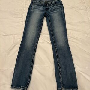 BKE Blue Straight Leg Jeans with Classic Denim Aesthetic